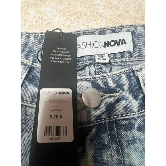 Fashion Nova Wide Leg Silver Ringlets Jeans Sz 5 NWT - Picture 3 of 8